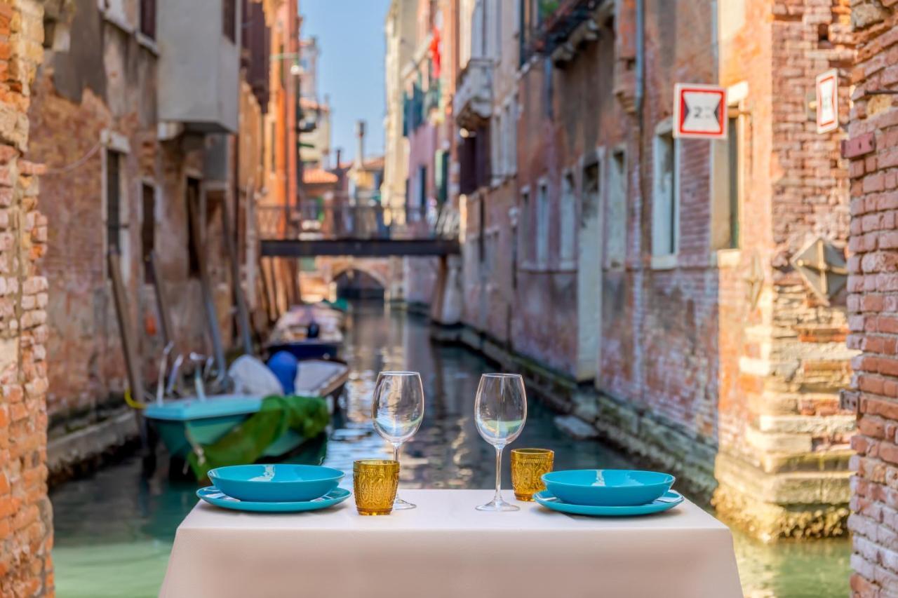 Apartment Ramo Del Teatro Canal View Venice