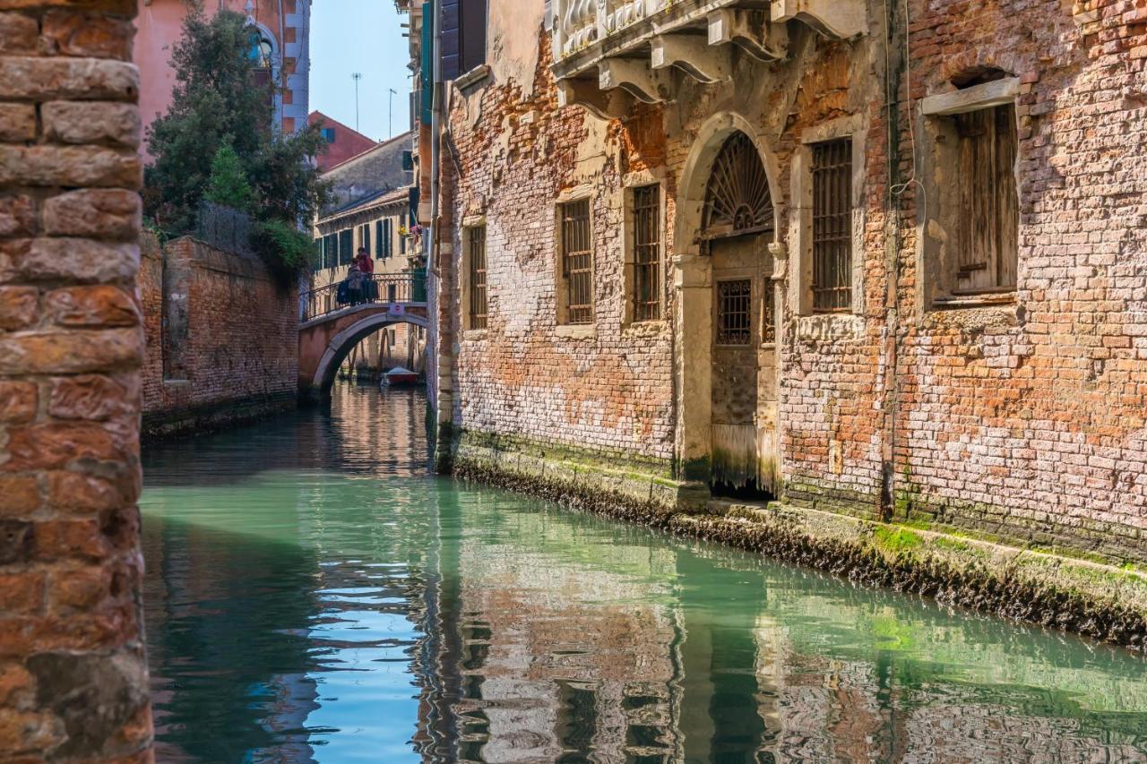 Ramo Del Teatro Canal View * Venice